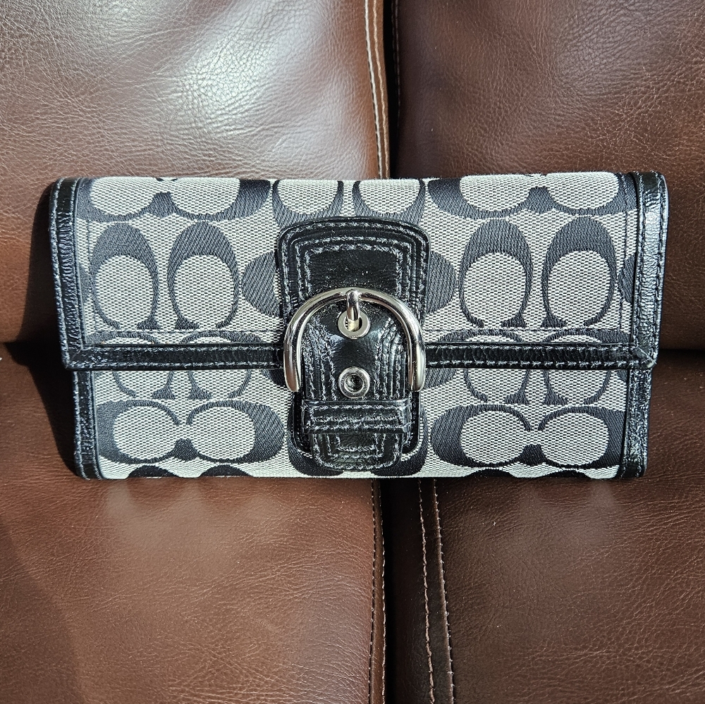 COACH Signature Soho Wallet No. F42139